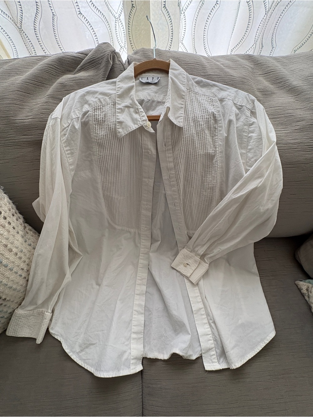 Classic White Women’s Vintage “Tapp New York” Button-Down Shirt with Tuxedo look